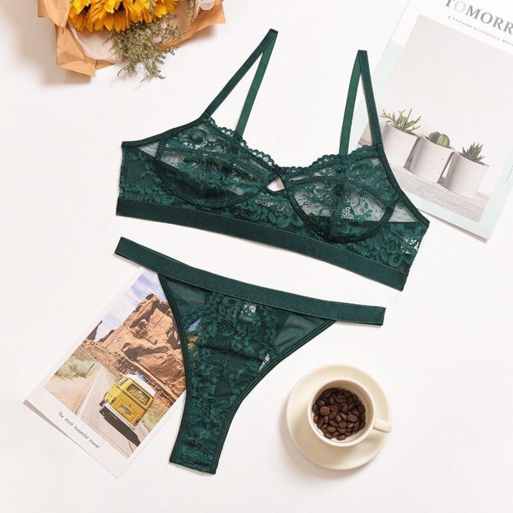 Lace lingerie set